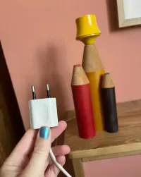 Lampa kolorowe kredki — ujęcie 4