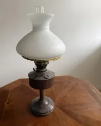 Lampa naftowa, kompletna — ujęcie 2