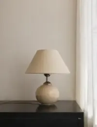 Lampa stołowa retro vintage, ceramika beż, nude — ujęcie 2