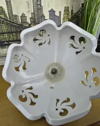 Lampa wisząca retro / vintage – ceramiczny klosz, dekoracyjne wycięcia — ujęcie 5