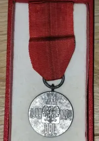 Medal 30-lecia Polski Ludowej (PRL)  - Zestaw z Etui — ujęcie 4