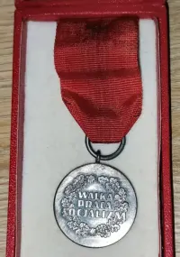 Medal 30-lecia Polski Ludowej (PRL)  - Zestaw z Etui — ujęcie 2