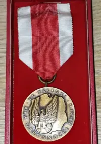 Medal Za Zasługi dla Obronności Kraju - Brązowy, PRL, Etui — ujęcie 4
