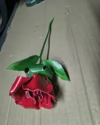 Metalowa róża, Dzien Kobiet, urodziny – rękodzieło, handmade — ujęcie 3