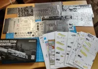 Metalowy model gigant lokomotywy Union Pacific 4000  'Big Boy' z tenderem z setu firmy Piececool 1:100 40cm długości 646 elementów + gablota — ujęcie 2