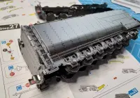 Metalowy model gigant lokomotywy Union Pacific 4000  'Big Boy' z tenderem z setu firmy Piececool 1:100 40cm długości 646 elementów + gablota — ujęcie 4