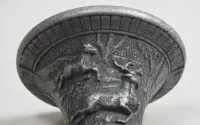 Metalowy róg myśliwski sygnałowy dekoracyjny 56 cm — ujęcie 4