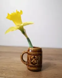 Mini kufelek szkliwiony z okresu PRL — ujęcie 5