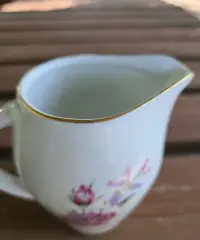 Mlecznik sosjerka porcelana Karolina róże PRL vintage shabby chic — ujęcie 4