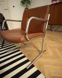 Modernistyczne skorzane fotele włoskie — ujęcie 4