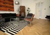 Modernistyczne skorzane fotele włoskie — ujęcie 5