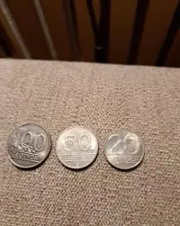 Monety 100, 50, 20 zlotych z 1990 roku — ujęcie 2