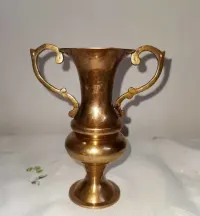 Mosiężny dzbanek vintage z dekoracyjnym uchem -15 cm — ujęcie 5