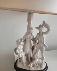 Myśliwska lampa stołowa, w stylu retro/vintage — ujęcie 2