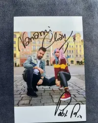 Nanami Chan Pablo Ross zdjęcje z autografem — ujęcie 2