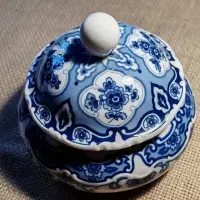 Okrągła porcelanowa bomboniera Wallendorf, kobalt — ujęcie 5