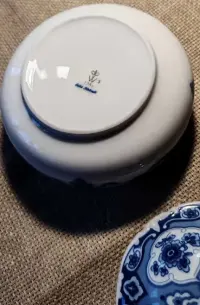 Okrągła porcelanowa bomboniera Wallendorf, kobalt — ujęcie 4