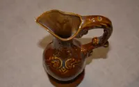 Oryginalny wazon, dzbanuszek porcelit PRL — ujęcie 2