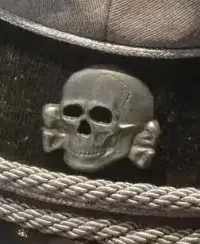 Orzeł Czaszka czapki SS Totenkopf — ujęcie 2