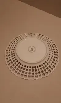 Ozdobny talerzyk porcelanowy, sygnowany — ujęcie 5