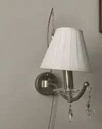 Piękny żyrandol i kinkiety — ujęcie 3