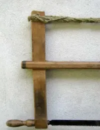 Piła ramowa do drewna — ujęcie 2
