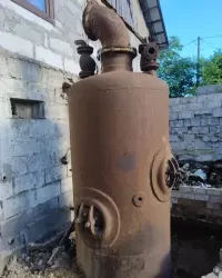 Pionowy pieć parowy. Zabytek. — ujęcie 3