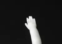 Porcelanowa figurka Putto — ujęcie 4