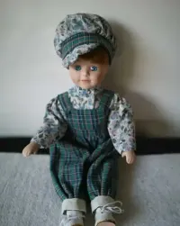 porcelanowa lalka chłopiec Vintage — ujęcie 2