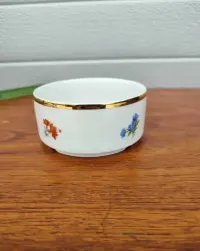 Porcelanowa miseczka - motyw kwiatów - złocenie - design - sygnowana W — ujęcie 3