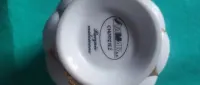 Porcelanowa ręcznie malowana filiżanka — ujęcie 5