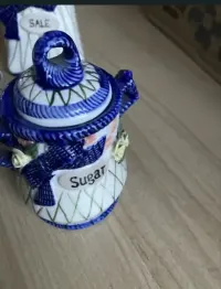 Porcelanowe pojemniki na przyprawy — ujęcie 5