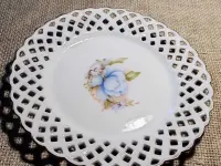 Porcelanowy ażurowy talerzyk, patera — ujęcie 2