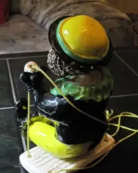 Porcelanowy klaun na huśtawce - figurka porcelanowa na prezent — ujęcie 5