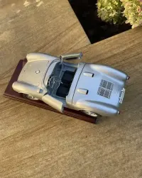 Porche 550A Spyder; skala 1/18 - Maisto — ujęcie 4