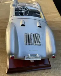Porche 550A Spyder; skala 1/18 - Maisto — ujęcie 5