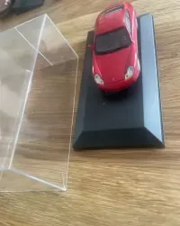 Porsche 911 996 schuco czerwone 1:43 — ujęcie 2