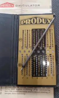 PRODUX kalkulator mechaniczny z rysikiem i instrukcją, komplet — ujęcie 3