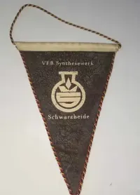 Proporczyk VEB Synthesewerk Schwarzheide NRD -owski zakład chemiczny — ujęcie 2