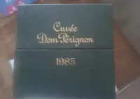 Puste pudełko po szampanie Cuvee Dom Perignon 1985  vintage — ujęcie 5