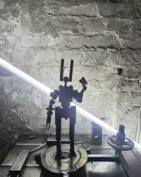 Robot - rzeźba spawana — ujęcie 3