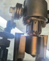 Robot - rzeźba spawana — ujęcie 5