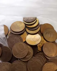 Różne lata złotych monet — ujęcie 2