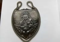 Ryngraf patriotyczny  M.B. z orłem w koronie — ujęcie 3