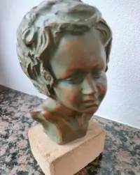 Rzeźba Popiersie Chłopca – Sygnatura Y.V. 234 — ujęcie 2