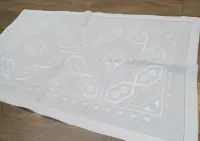 Serweta biała haftowana na płótnie 87x52cm — ujęcie 3