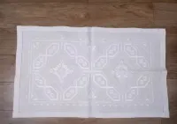 Serweta biała haftowana na płótnie 87x52cm — ujęcie 4