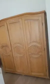 Stara dębowa szafa — ujęcie 3