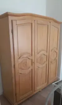 Stara dębowa szafa — ujęcie 5