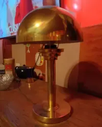 Stara lampa mosiężna grzybek — ujęcie 4